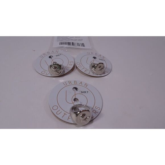 Urban Outfitters UO Women's Chunky Rose Signet Ring Silver NWT 45 Sz 7 - Picture 5 of 5